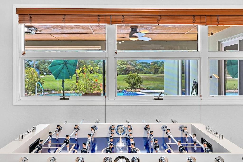 Cooper City Pool Heat I Firepit And Bbq I 75"Tv I Foosball I 581Mbps מראה חיצוני תמונה