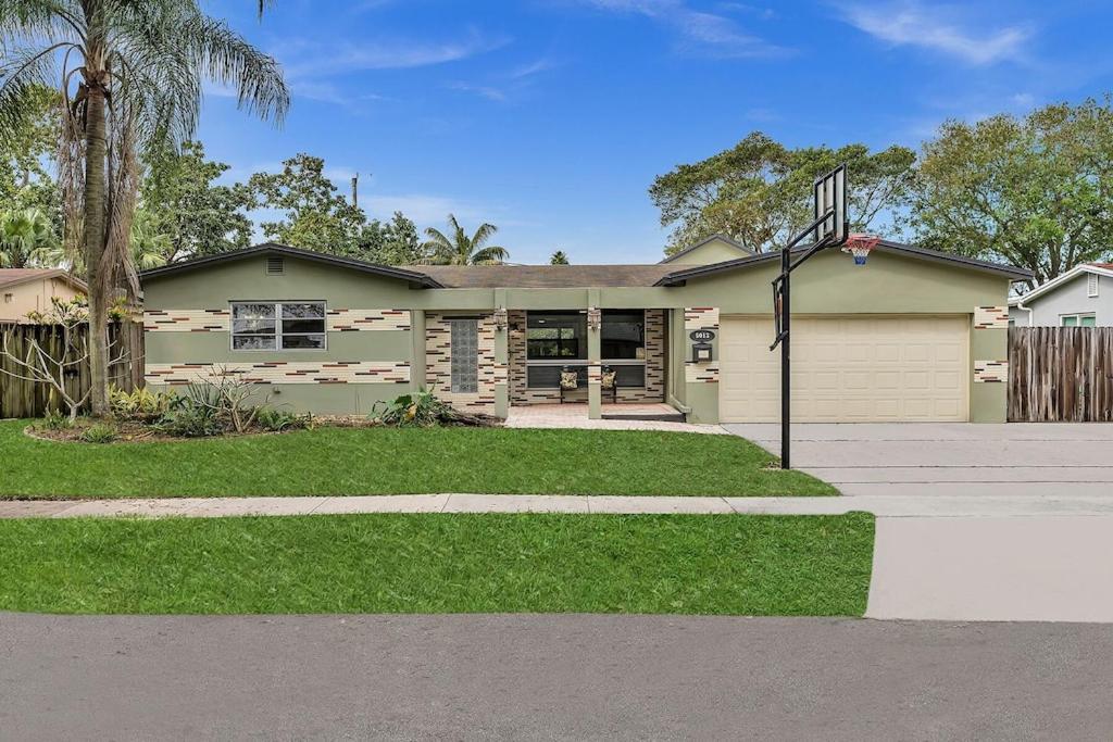 Cooper City Pool Heat I Firepit And Bbq I 75"Tv I Foosball I 581Mbps מראה חיצוני תמונה