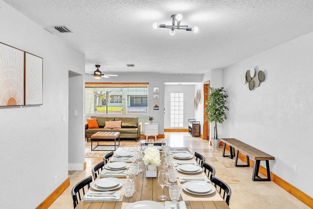 Cooper City Pool Heat I Firepit And Bbq I 75"Tv I Foosball I 581Mbps מראה חיצוני תמונה